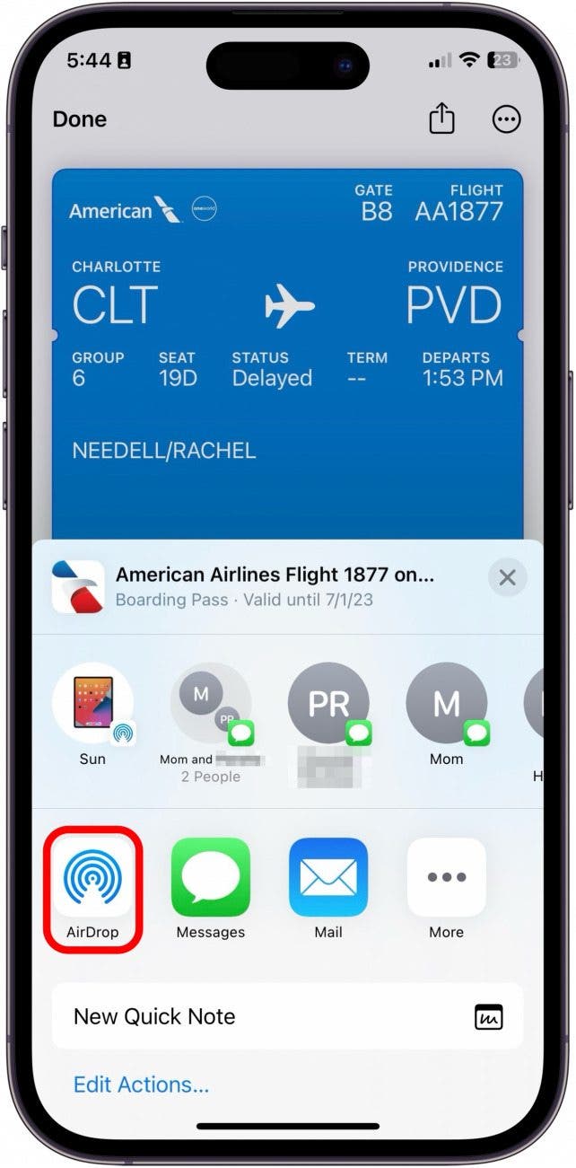 cómo enviar boletos a alguien desde Apple Wallet
