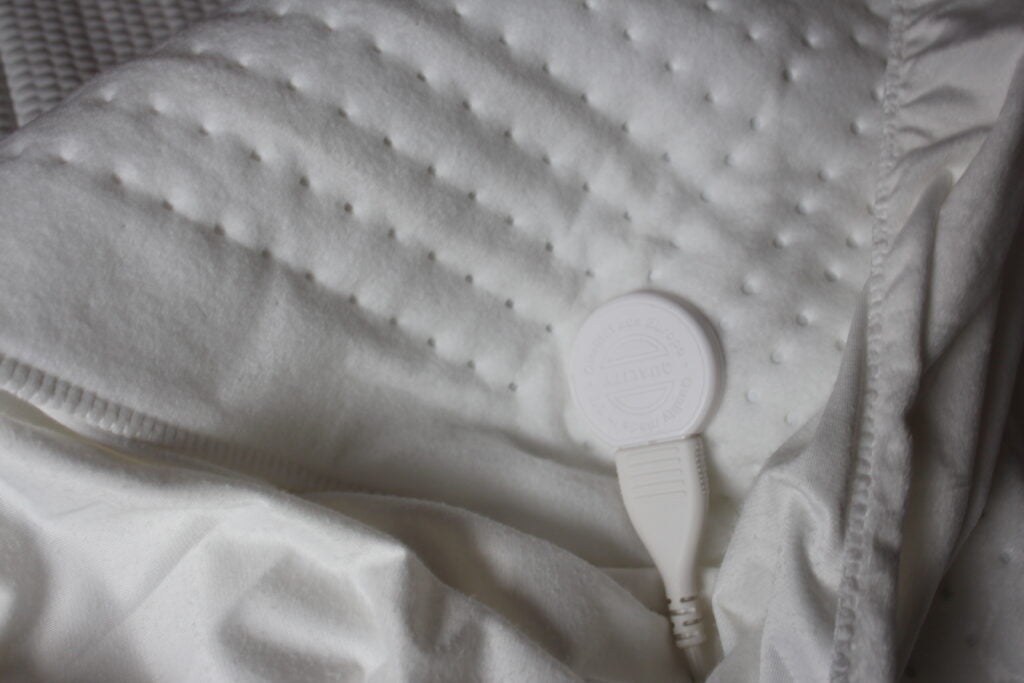 Conector Monogram by Beurer Konnect Smart Blanket