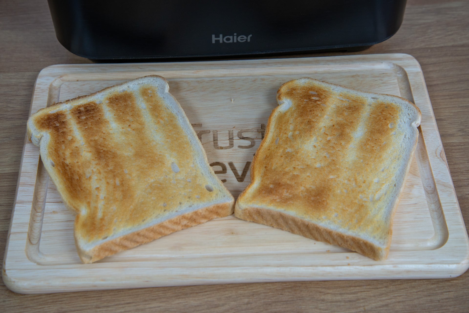 Haier I-Master Series 5 Tostadora 2 Muestra de tostado de rebanadas 1