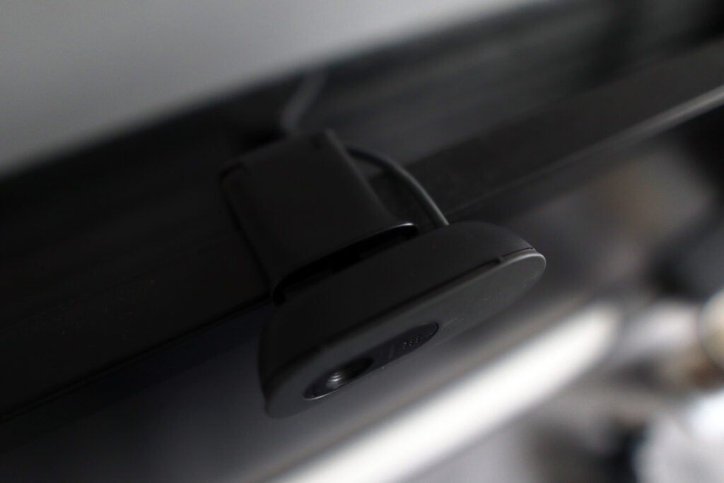 Arriba - Logitech Brio 100