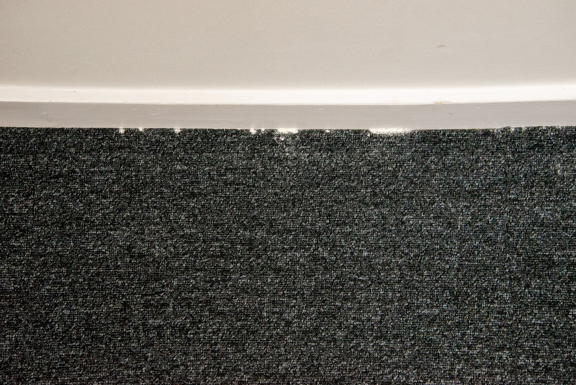 Prueba de bordes de Hoover HFX Pets limpia después de una pasada