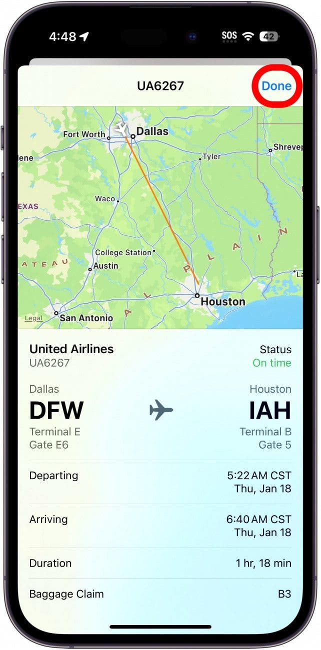 ventana de detalles de vuelo del iPhone con hecho en un círculo rojo