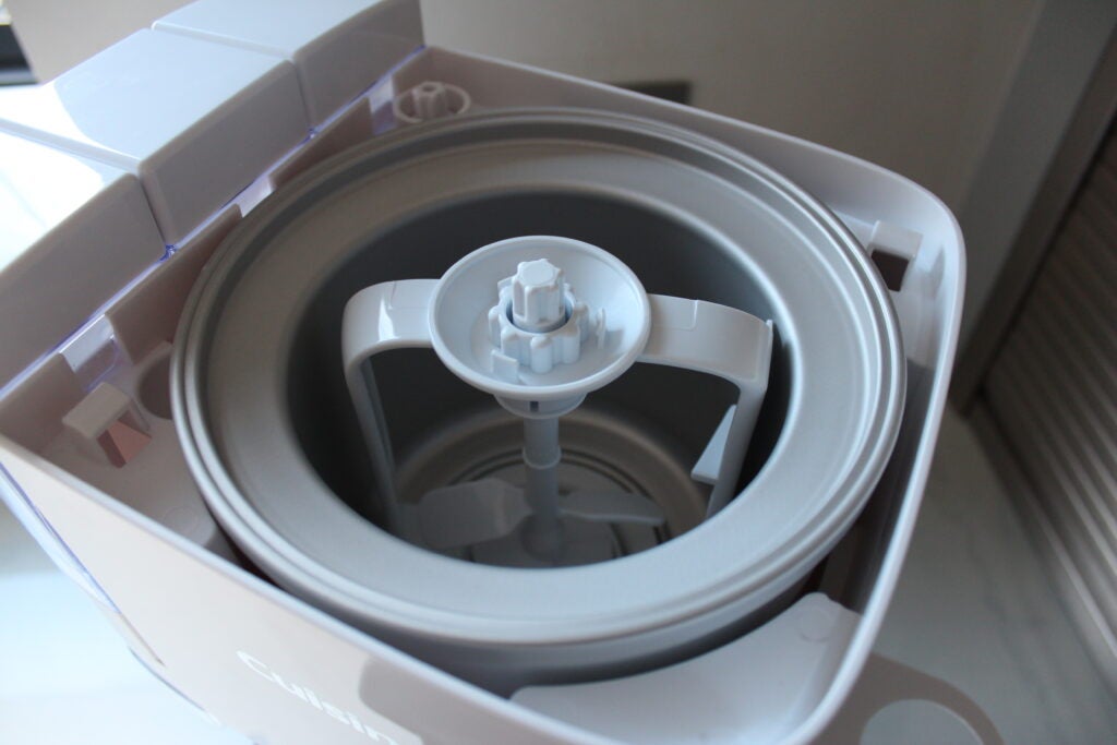 Máquina para hacer helados Cuisinart Soft Serve ensamblada