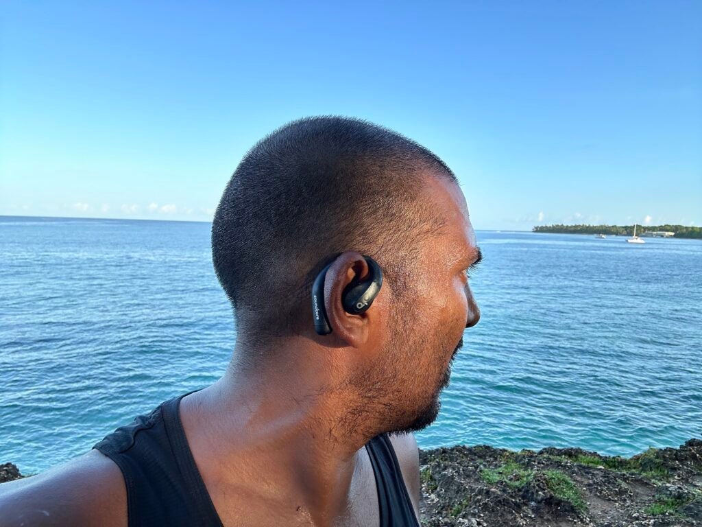 Soundcore AeroFit Pro usado por el crítico