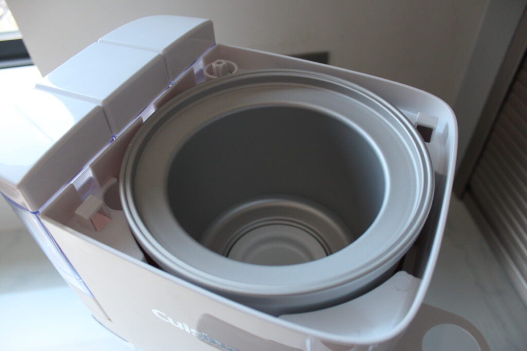 Tazón para máquina para hacer helados Cuisinart Soft Serve desde la parte superior