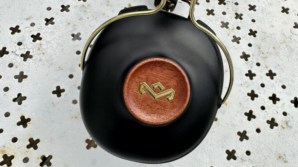 Auriculares con frecuencia de vibración positiva de House of Marley