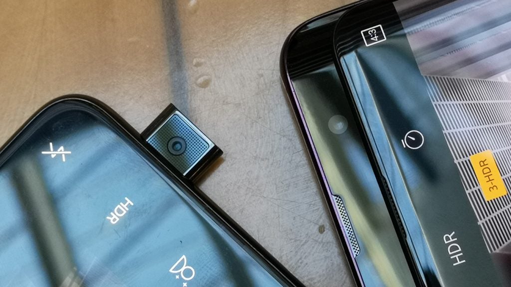 Primer plano de las cámaras emergentes Vivo Nex S y Oppo FInd X