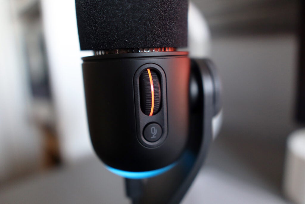 Botón de silencio y control de volumen - Logitech Yeti GX