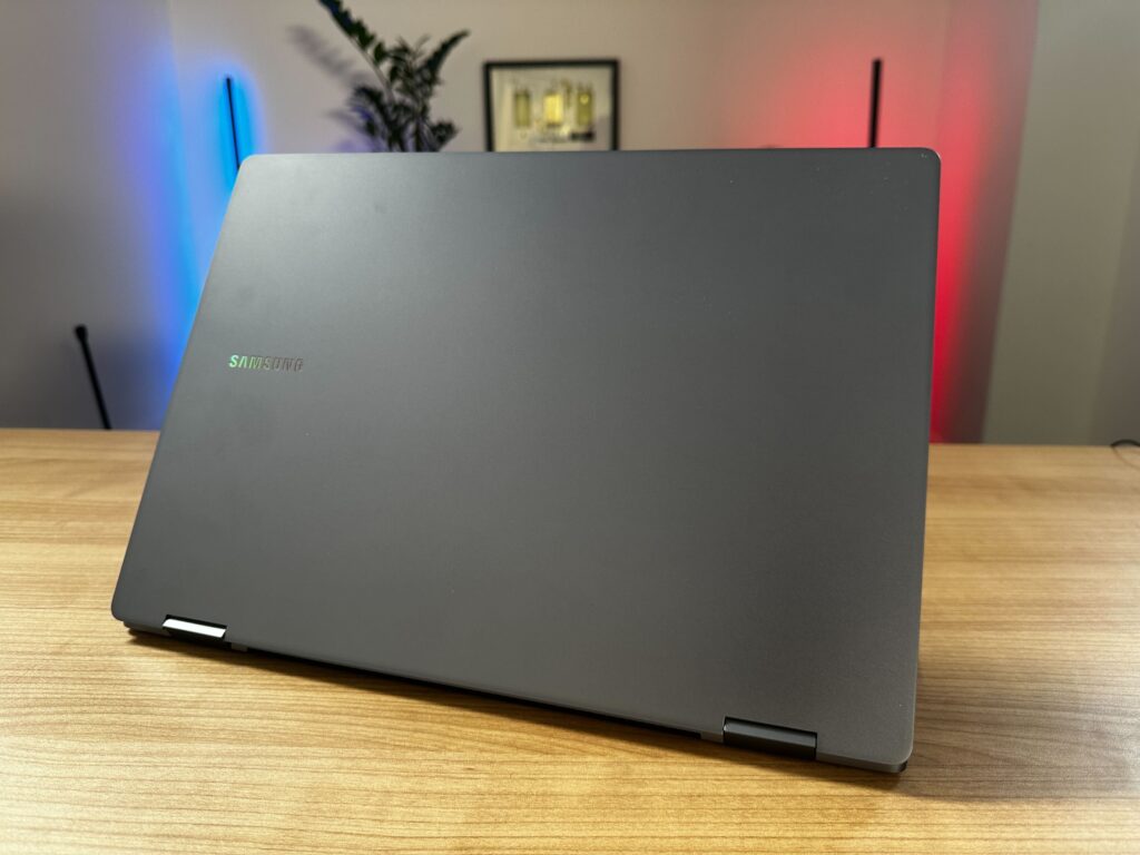 Vista trasera del Samsung Galaxy Book4 Pro 360