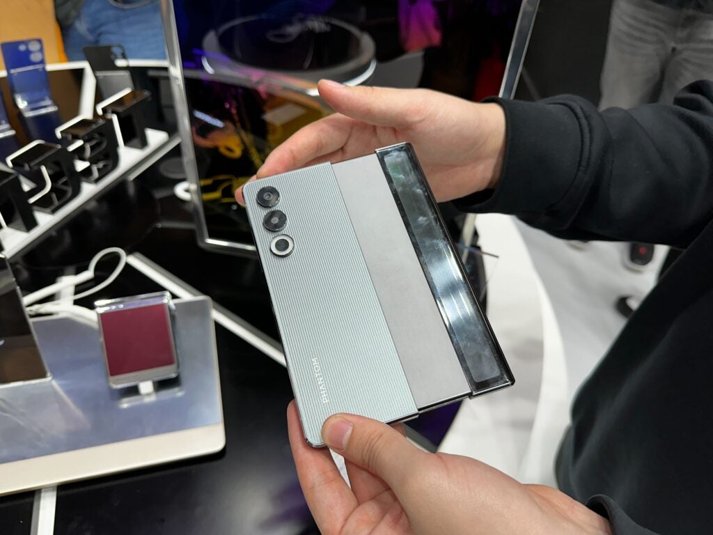Concepto enrollable Tecno Phantom Extreme