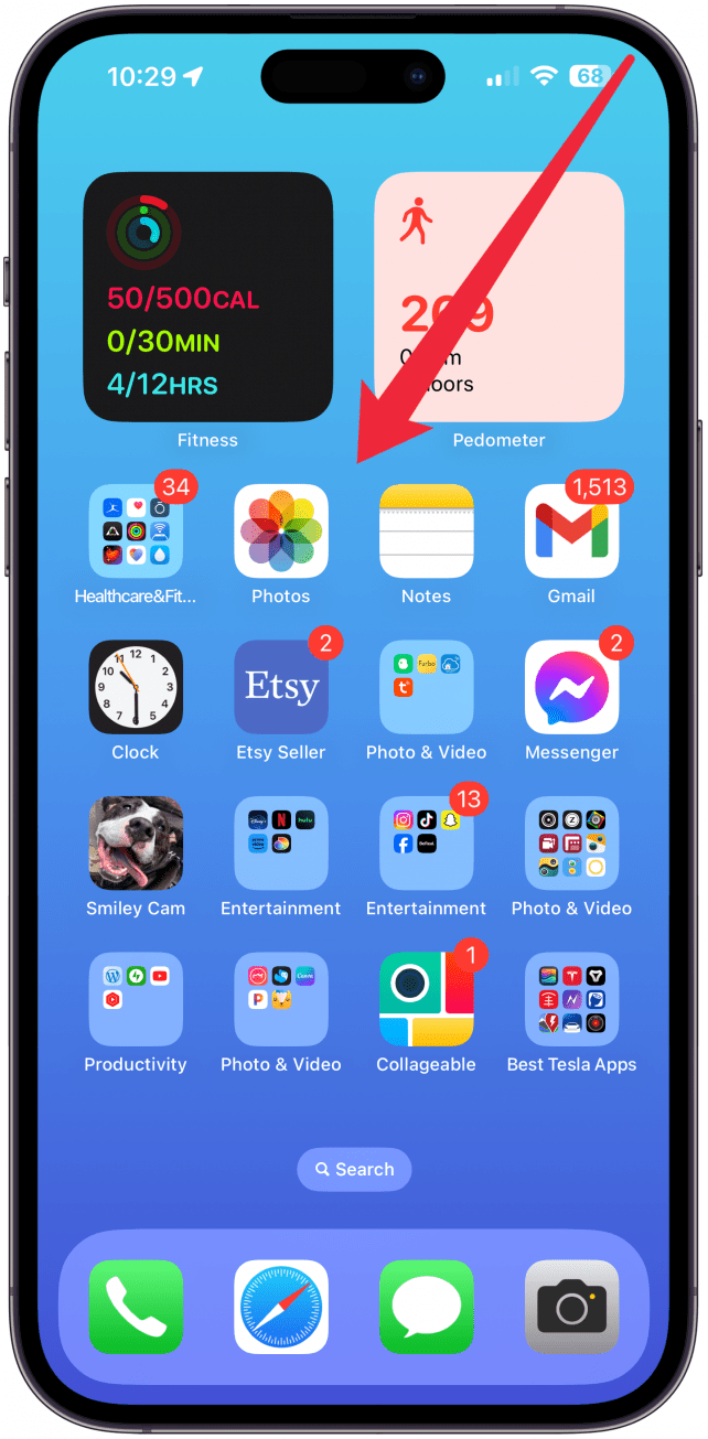 Ahora, simplemente abre el Centro de control deslizándote en diagonal desde la esquina superior derecha de la pantalla de tu iPhone.