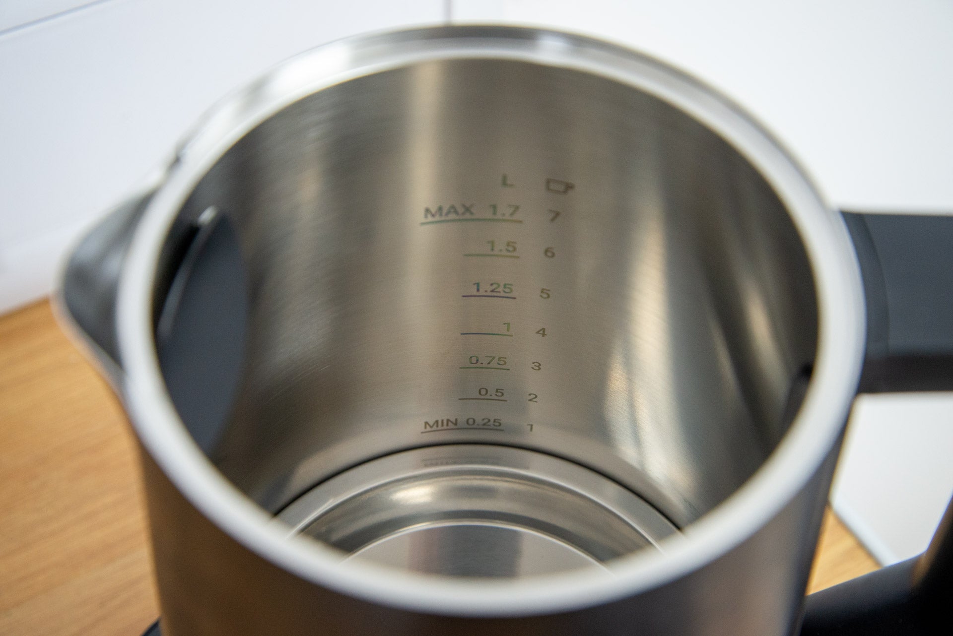 Hervidor interior Haier Kettle I-Master Serie 5