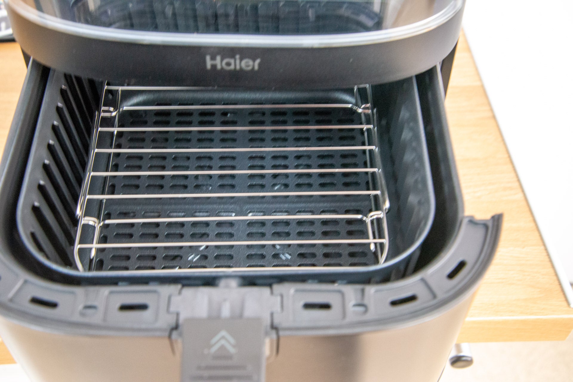 Freidora Haier I-Master Multi Air Serie 5 HAF5TWA3 001 parrilla