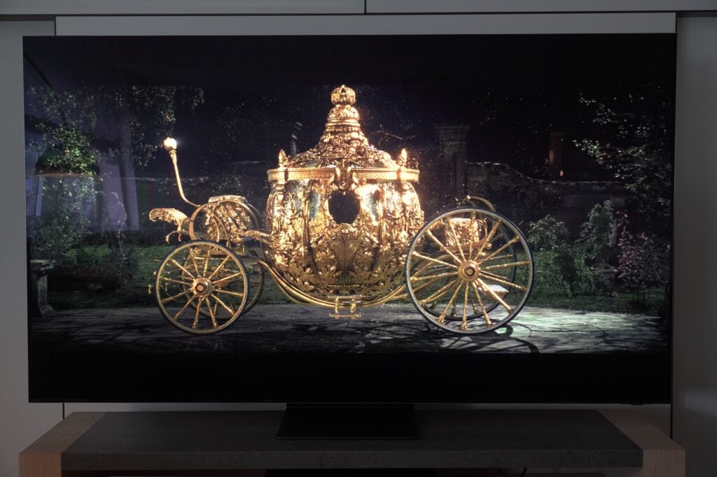 Samsung QN800D Cenicienta floreciendo