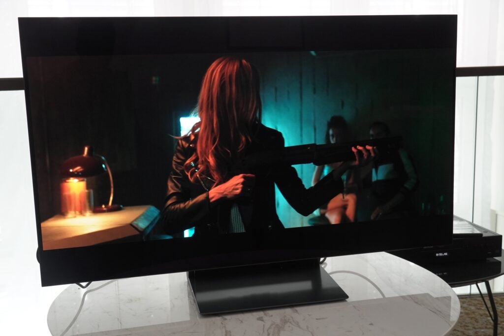 Escena de pelea del Samsung S90D