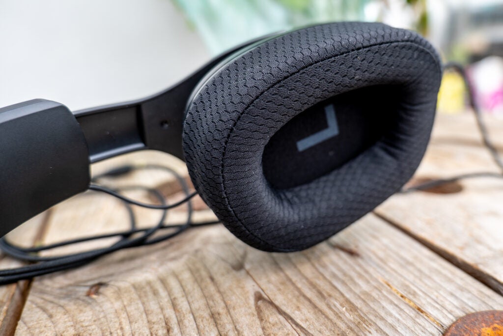 Acer Predator Galea 365 primer plano de los auriculares