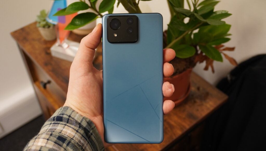 ZenFone 11 Ultra en la mano