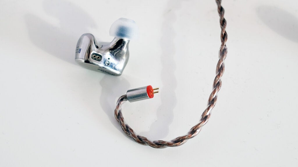 Auriculares Letshuoer Cadenza 12 con cable desmontable.