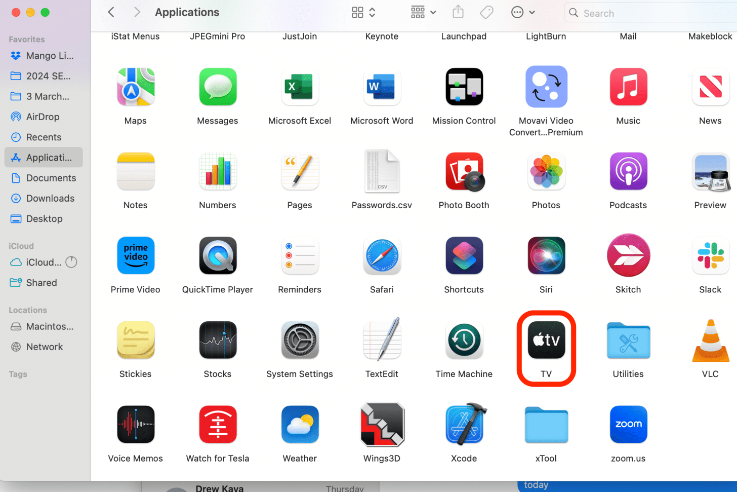 Abra la aplicación Apple TV e inicie sesión en su cuenta si aún no lo ha hecho.