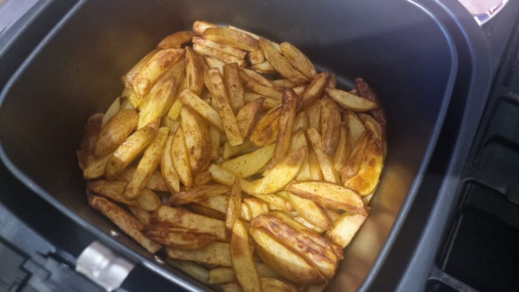 Patatas fritas - Freidora de aire Sharp de 5,5 l