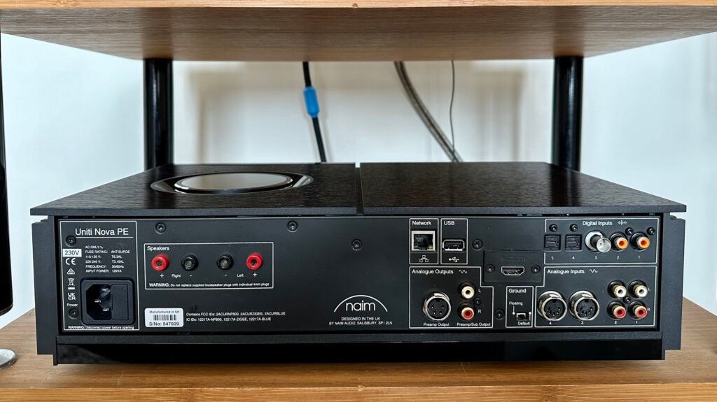 Conexión Naim Uniti Nova PE
