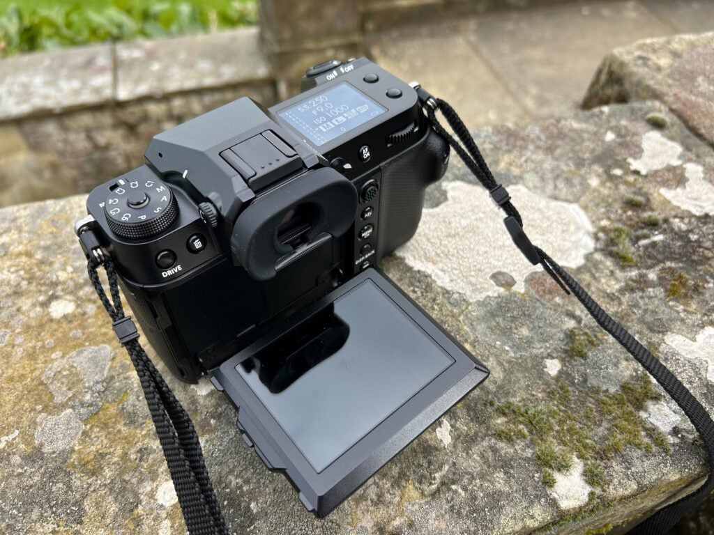 Pantalla Fujifilm GFX100S II 1