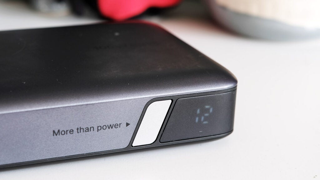 Pantalla power bank Ugreen Nexode 100W