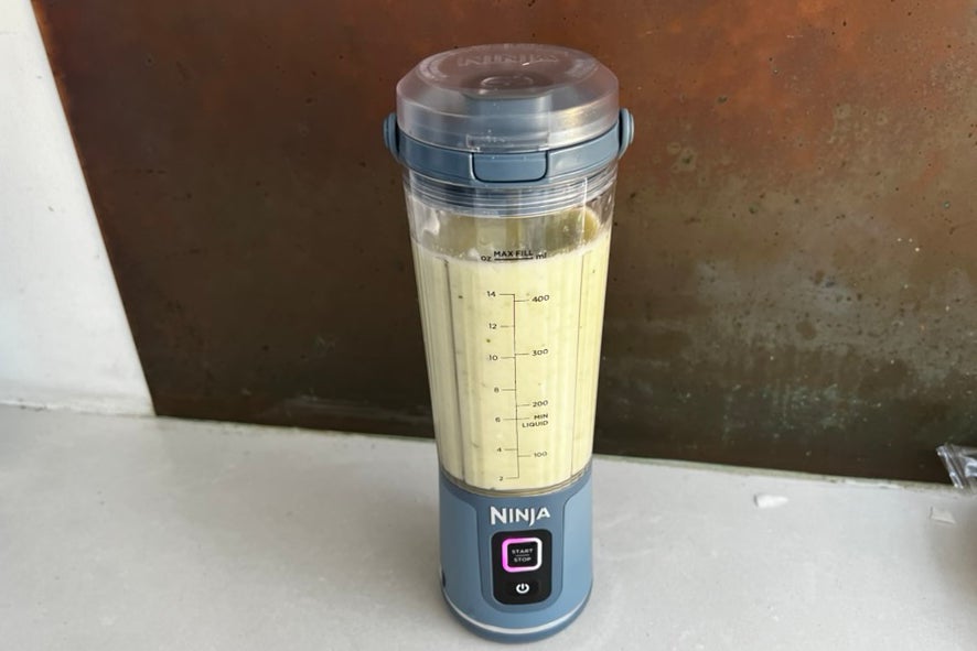 Batidora portátil inalámbrica Ninja Blast mixta