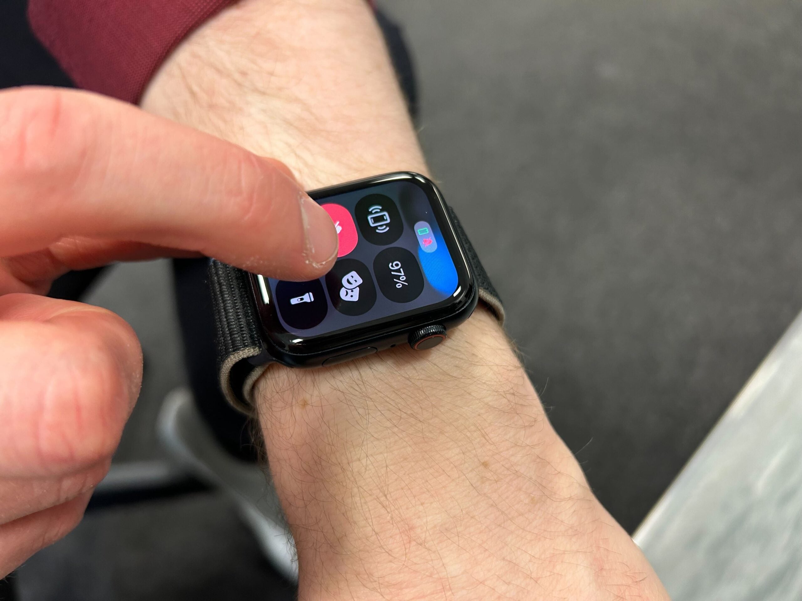 1717411717 688 Como configurar el Modo Teatro en Apple Watch para evitar