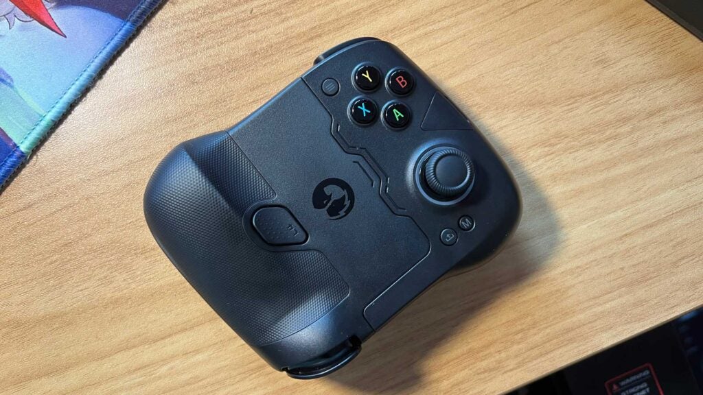 El GameSir X4 Aileron configurado para guardarse o cargarse.