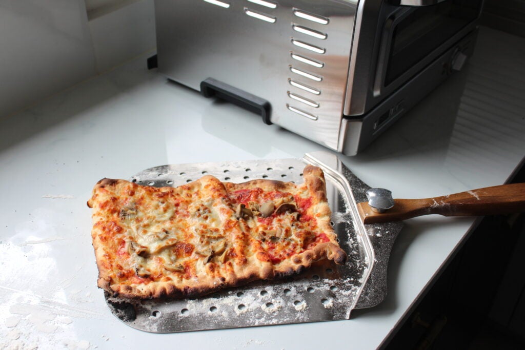 Pizza de verduras con horno de pizza interior Cuisinart