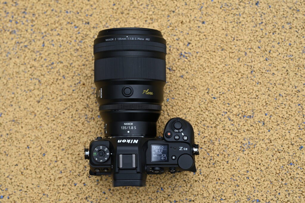 Nikon Z6 III superior