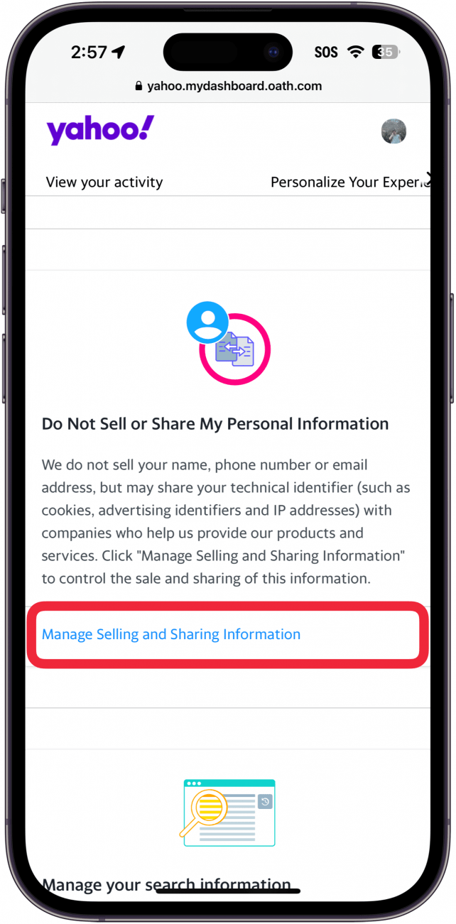Configuración de privacidad de la aplicación de correo de Yahoo para iPhone con un cuadro rojo alrededor del botón Administrar información de venta y uso compartido