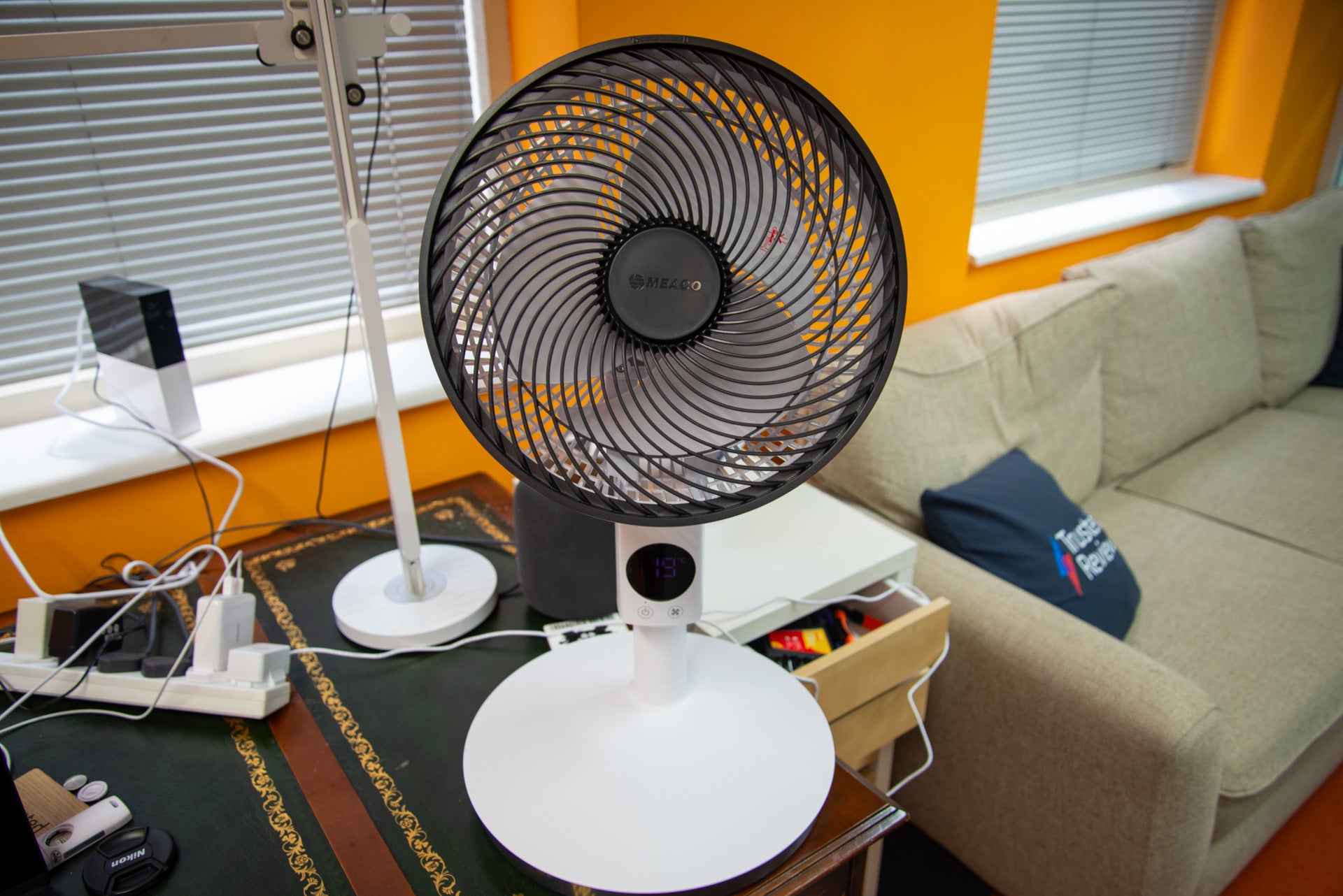 Circulador de aire de pedestal MeacoFan Sefte 10 modo de escritorio