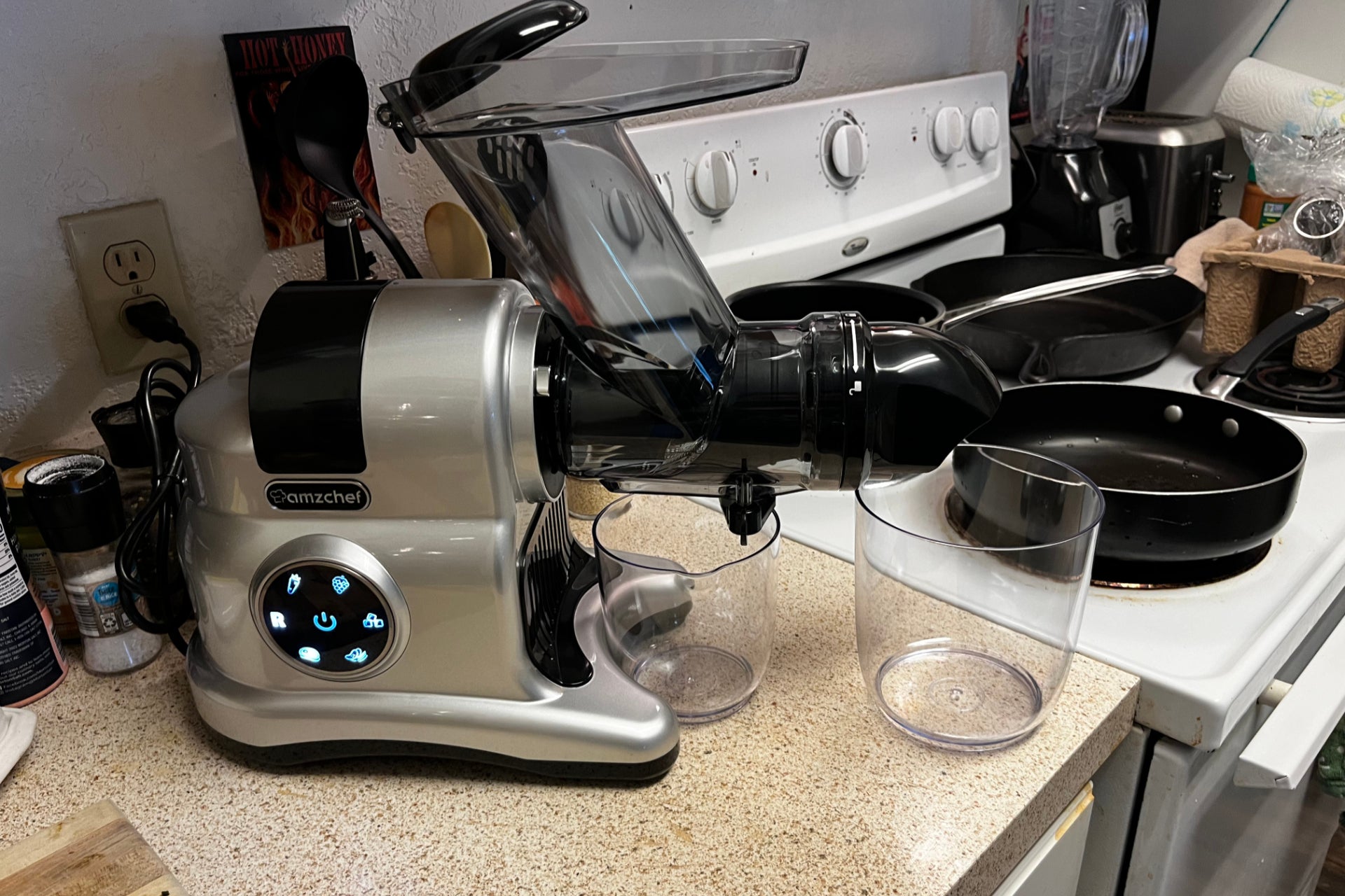 Exprimidor lento de prensado en frío innovador 5 en 1 AMZCHEF héroe ZM1517