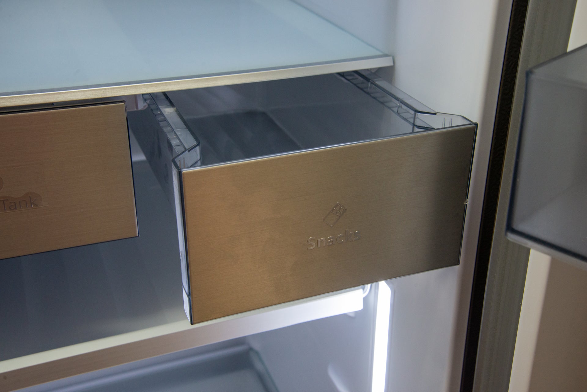 Caja de merienda Hisense RS818N4TIC