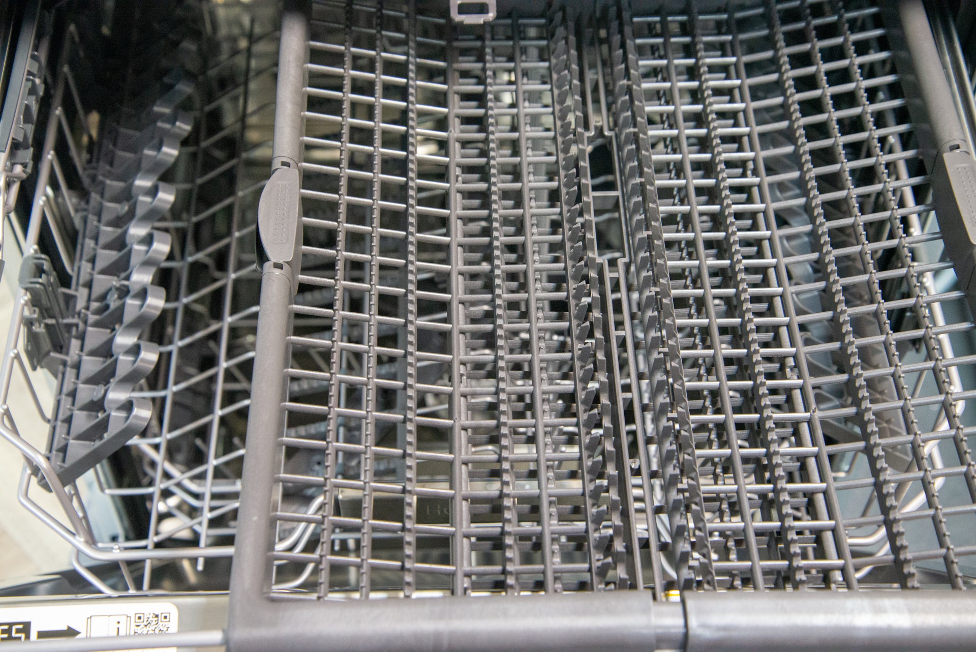 Estante para cubiertos Hotpoint H7IHP42LUK deslizable y abierto