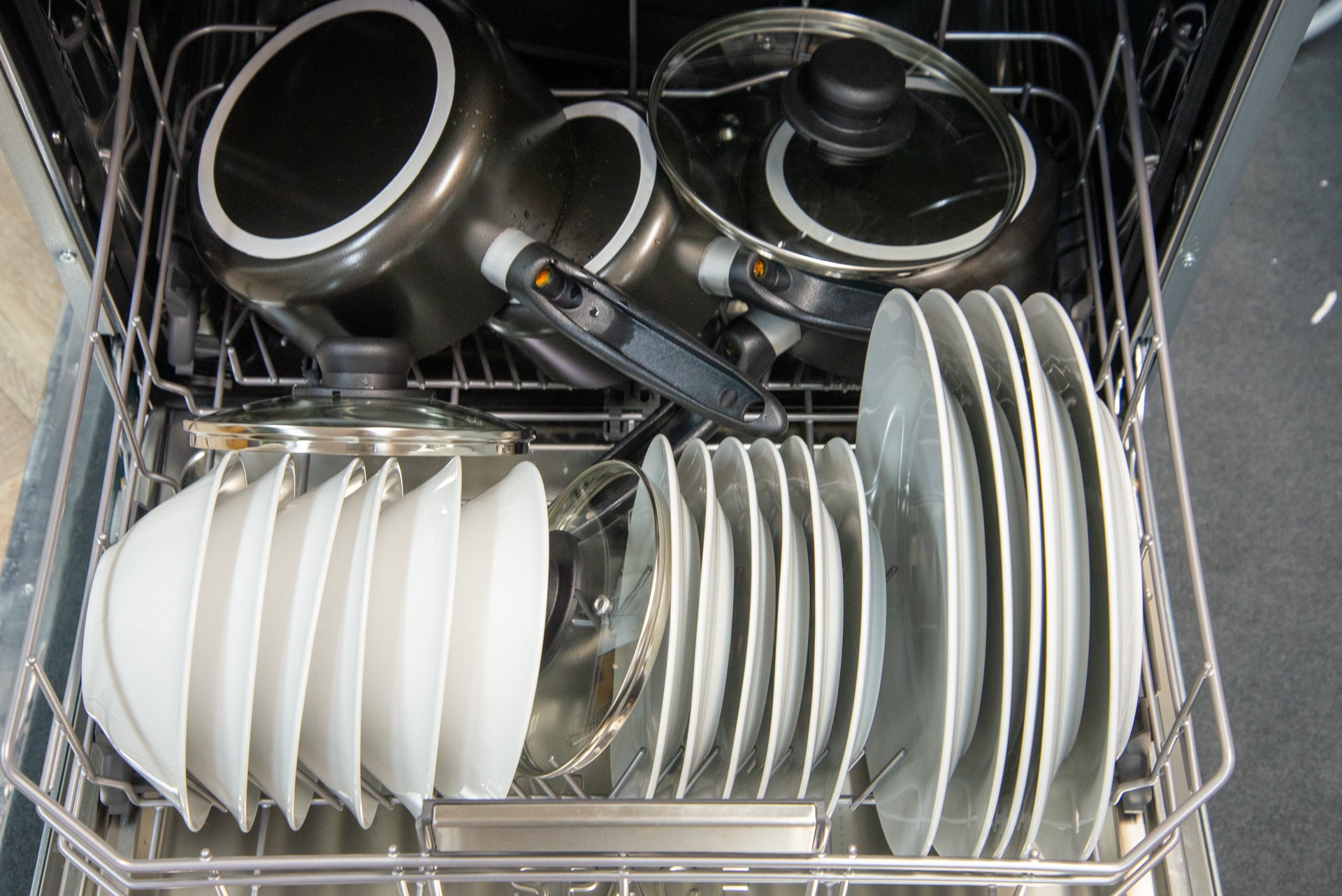 Hotpoint H7IHP42LUK cargado