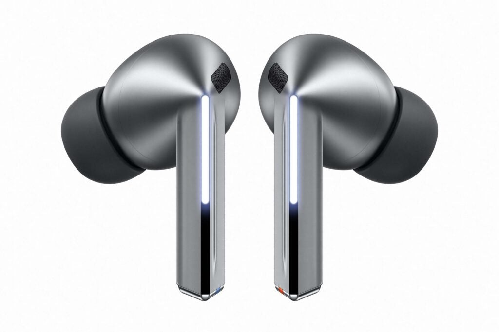 Los Galaxy Buds 3 Pro tienen un indicador de luz LED dentro del tallo