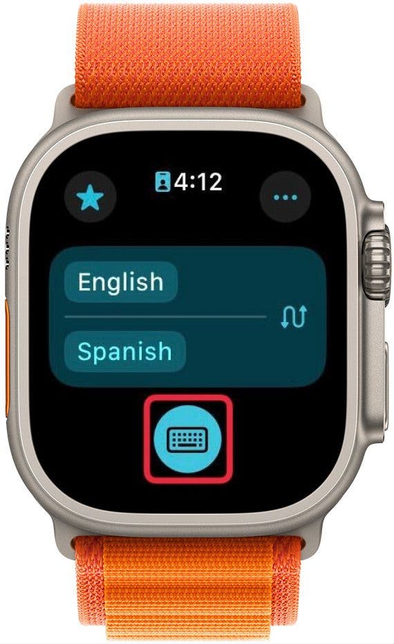 Aplicación de traducción de Apple Watch con un recuadro rojo alrededor del botón del teclado