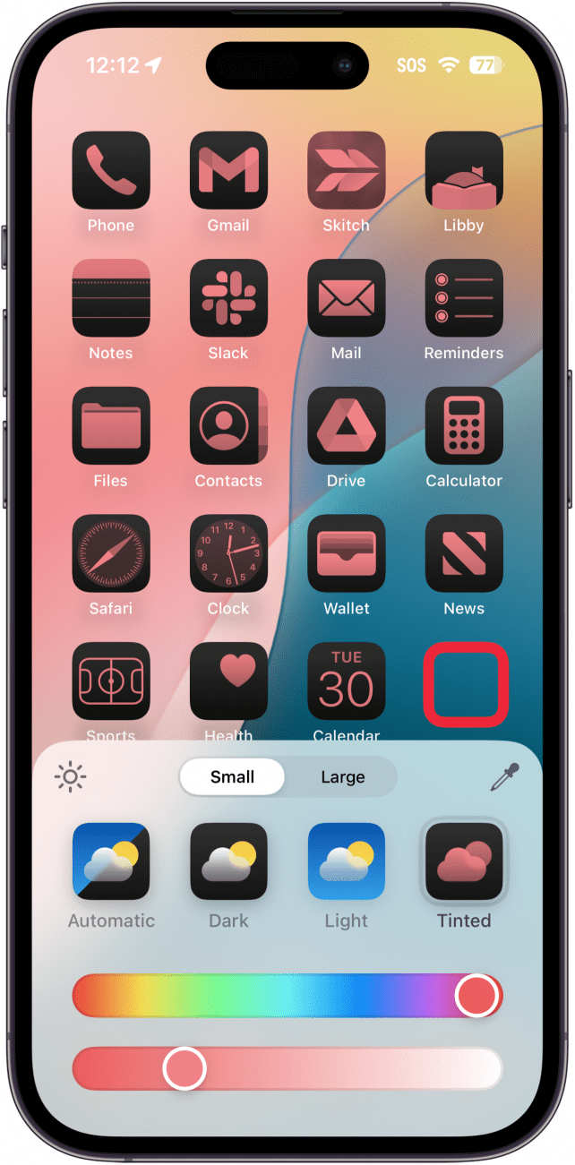 Menú de personalización de tono de la aplicación de pantalla de inicio de iPhone con un cuadro rojo alrededor de un espacio vacío, que indica que hay que tocar allí