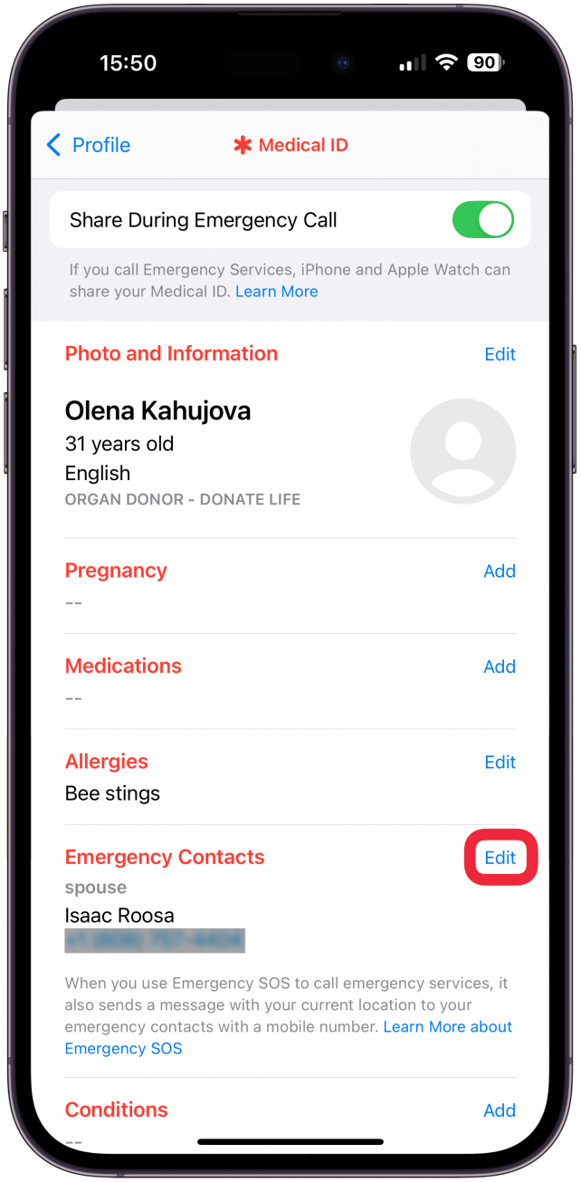 Desplácese hacia abajo hasta Contactos de emergencia y toque Editar.
