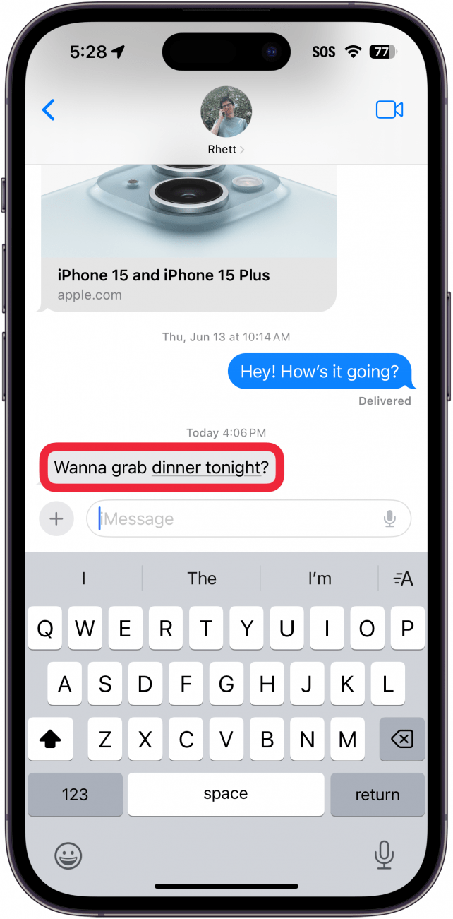 Aplicación de mensajes de iPhone con un cuadro rojo alrededor de la burbuja de mensaje de texto