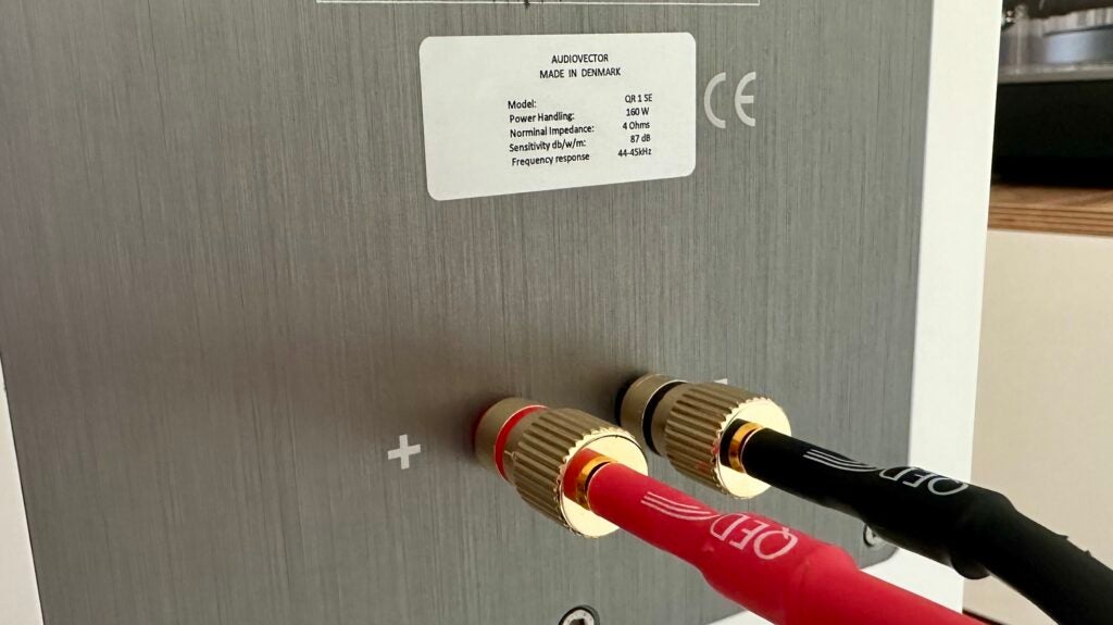 Conectividad Audiovector QR-1 SE