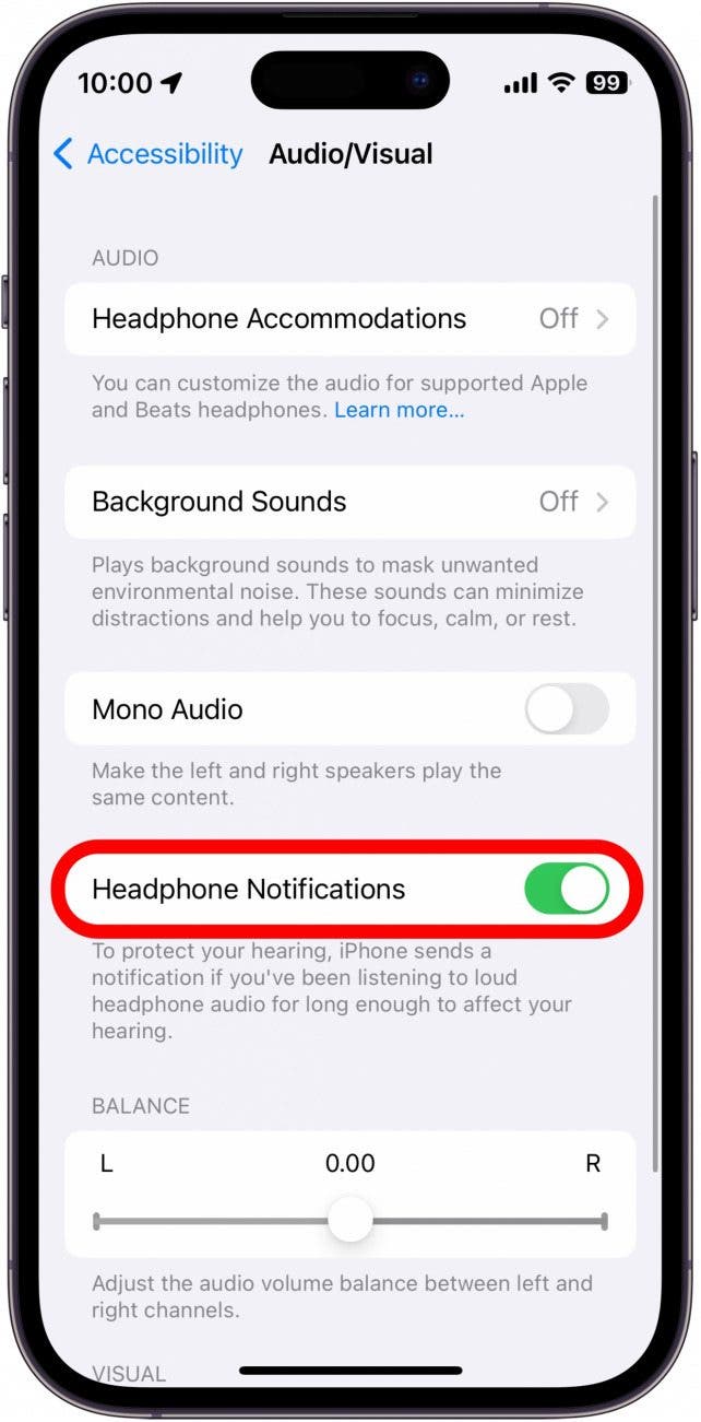 Configuración de audio y video del iPhone con el interruptor de notificaciones de auriculares marcado en rojo