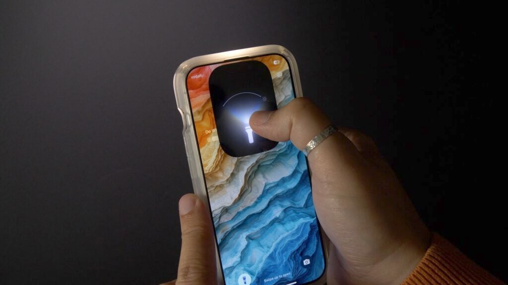 Cómo usar la nueva Torch en iOS 18