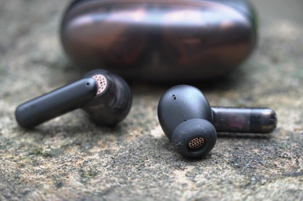 Auriculares Creative Aurvana Ace 2