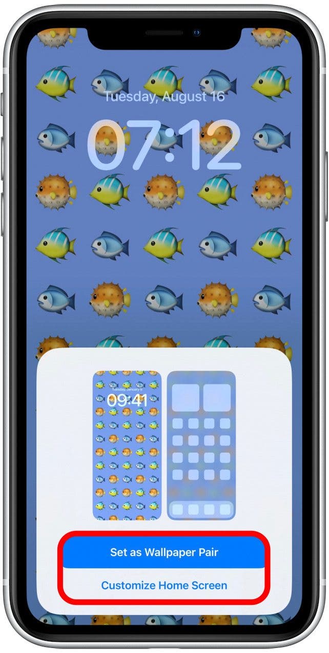 Luego seleccione Establecer como par de fondos de pantalla o Personalizar pantalla de inicio. 