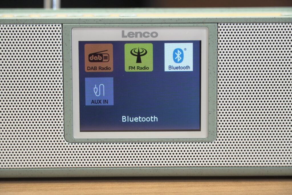 Pantalla LENCO PDR-046GY