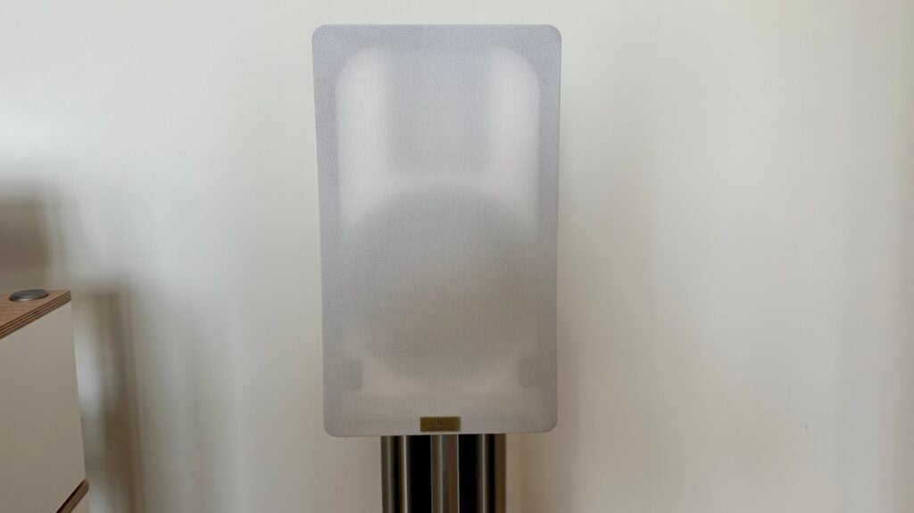 Audiovector QR-1 SE con deflector activado